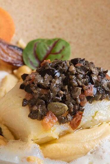 Bacalhau, Puré de Grão e Molho de Bacalhau